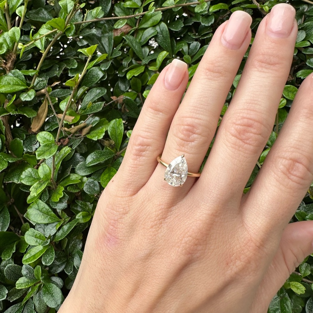 Elegant Teardrop Ring